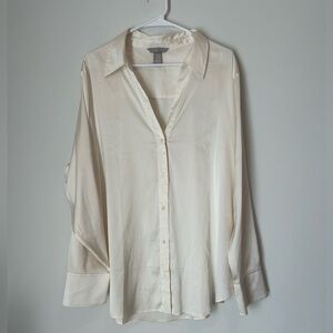 H & M Women’s 2X Ivory Satiny Long Sleeve Blouse